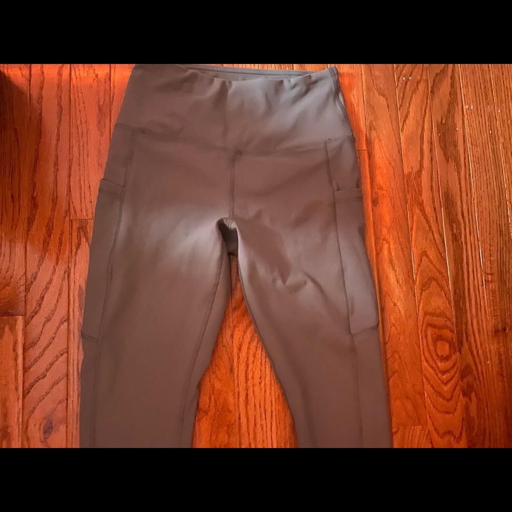 Athletic leggings